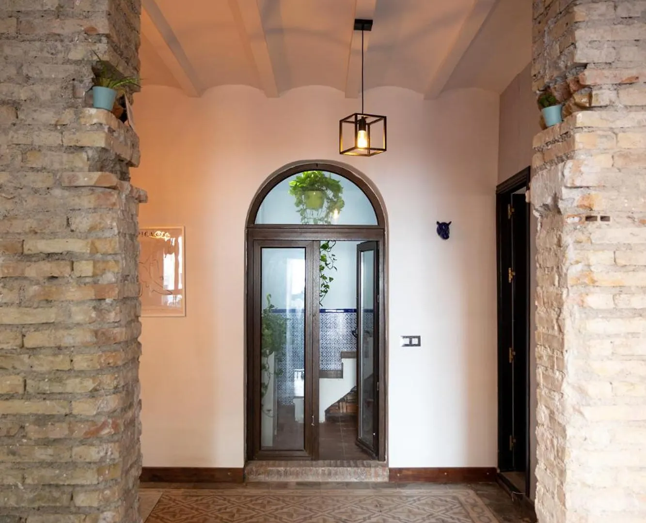 Naim Guest House Malaga Centro location